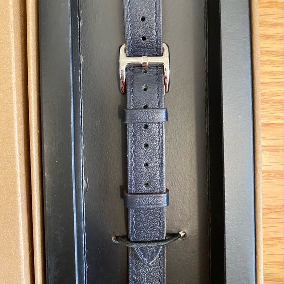 Quince Leather Double Wrap Apple Watch Band - Picture 5 of 13